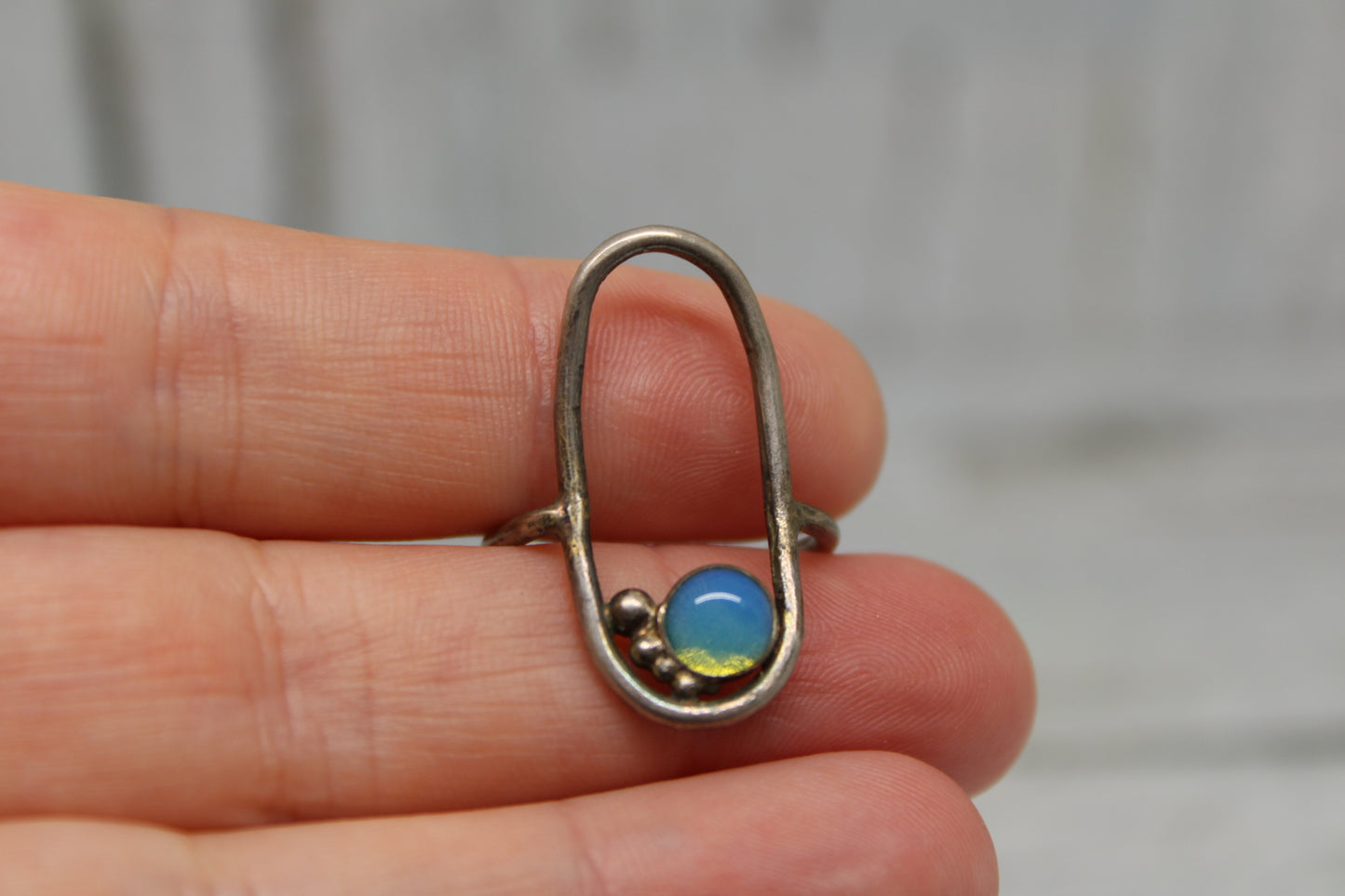 Open Oval Ring with Opal (Imitation)