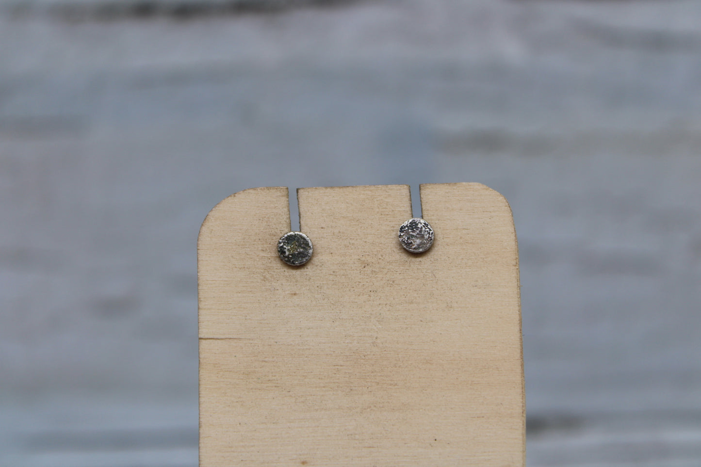 Reticulated Disc Studs