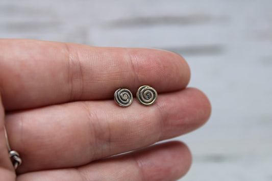Swirl Studs